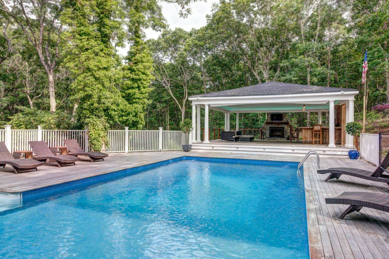 14 Hillside Ave