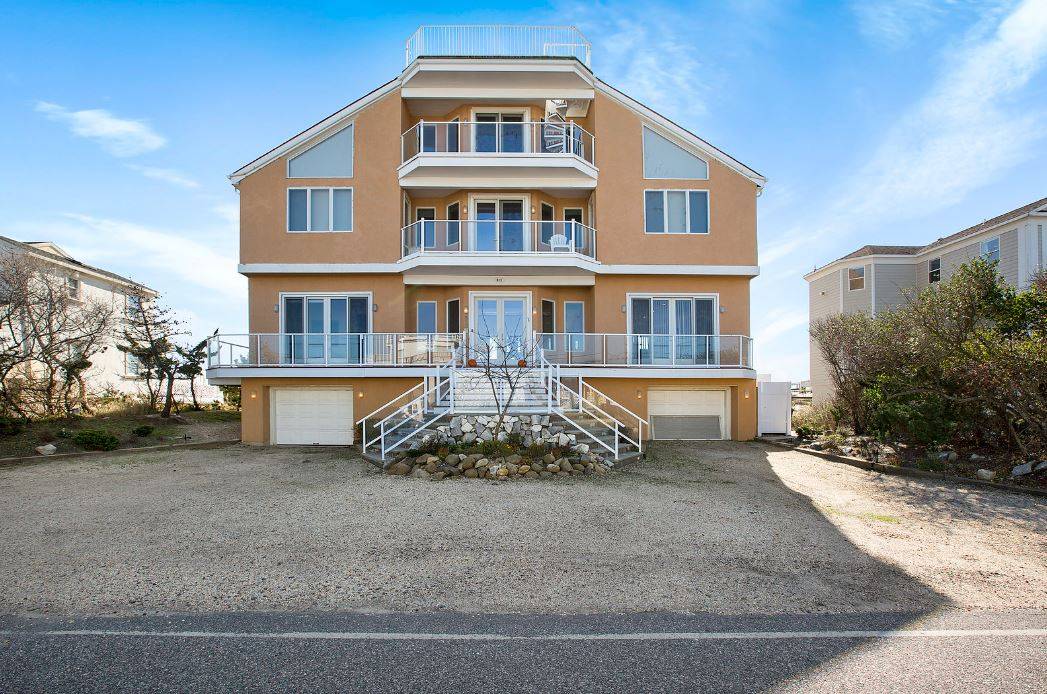 915 DUNE RD