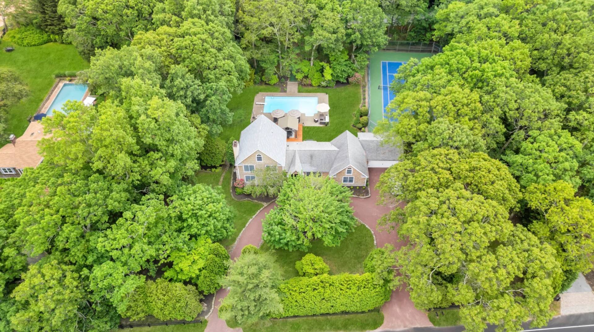 1532 NOYACK RD
