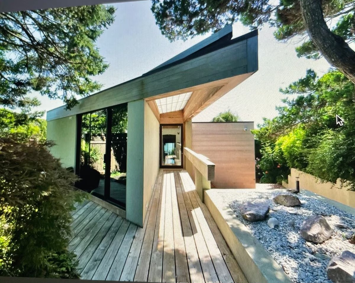 38 Oceanview Dr