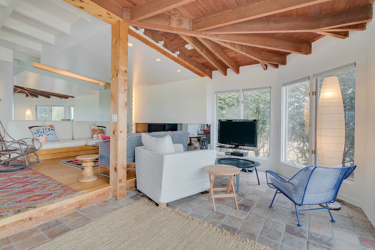 38 Oceanview Dr