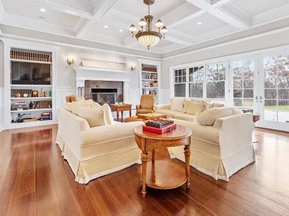 5 Highview Dr