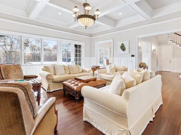 5 Highview Dr