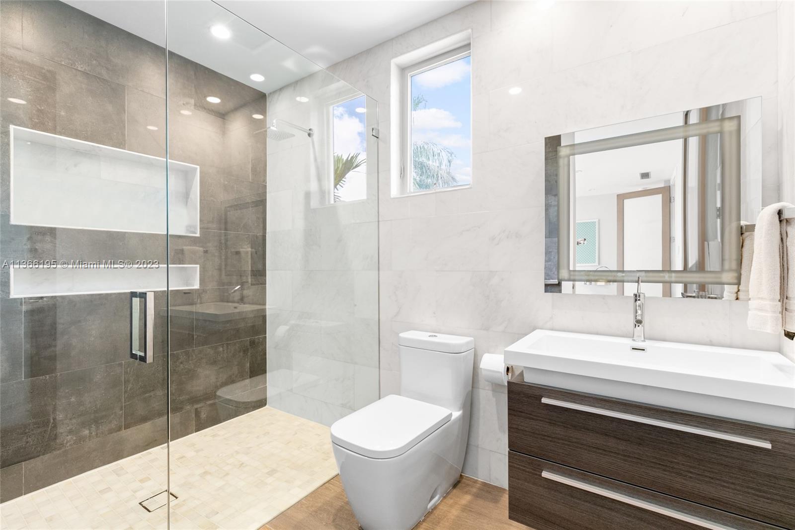 1319 Seminole Dr
