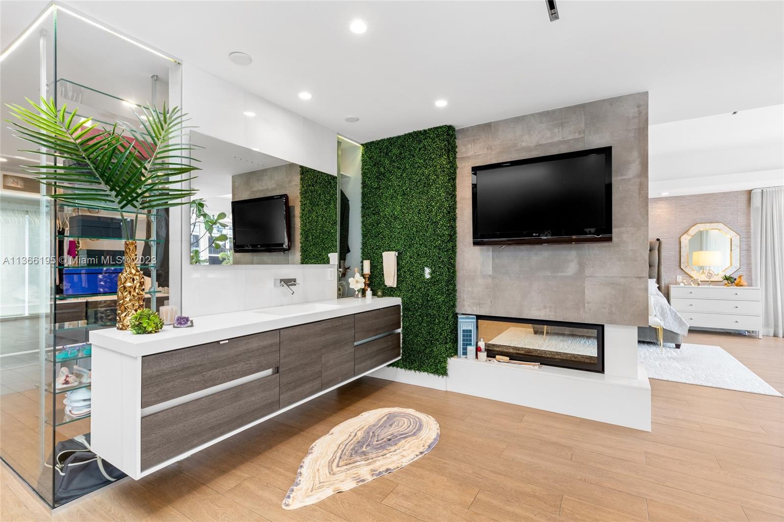 1319 Seminole Dr