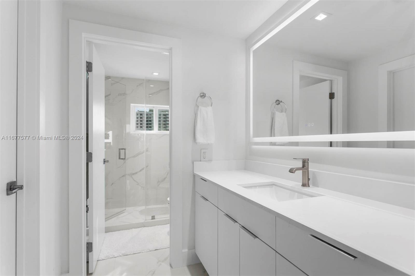 5401 Collins Ave # 349