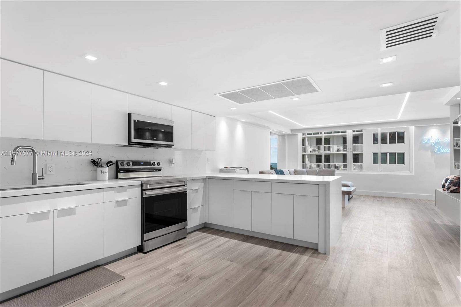 5401 Collins Ave # 349