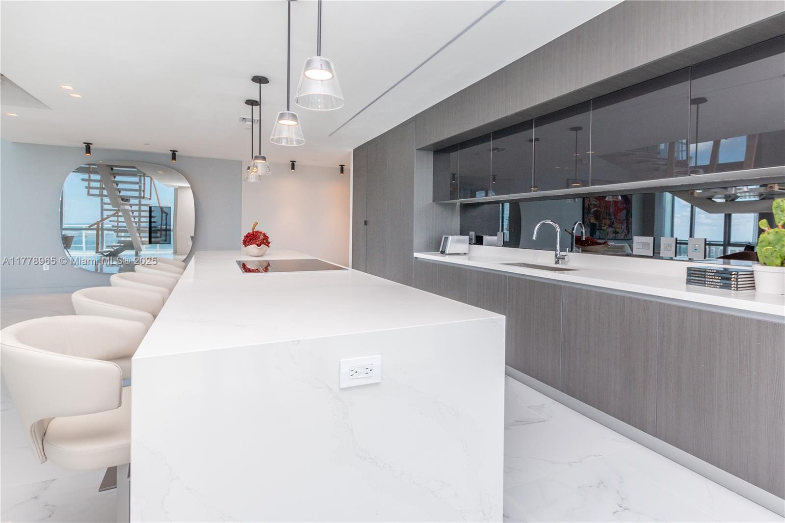 851 NE 1st Ave # 4611