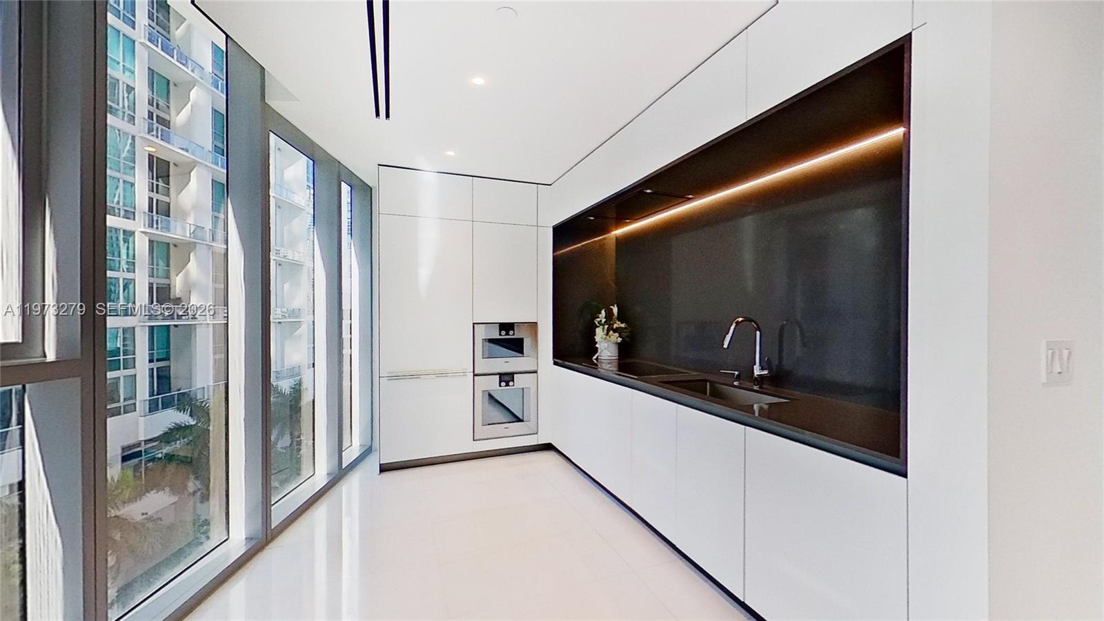 300 Biscayne Boulevard Way # 506E