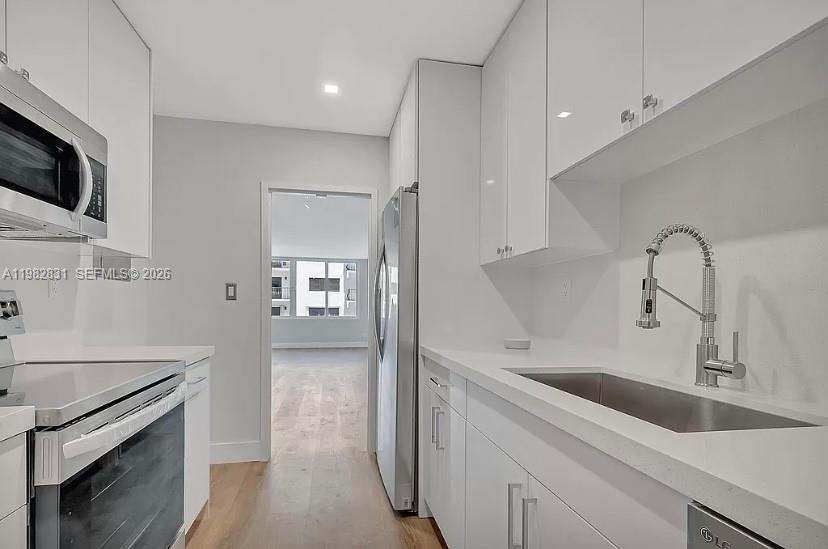 5401 Collins Ave # 411