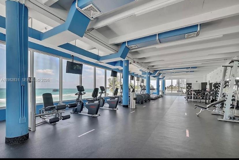5401 Collins Ave # 411