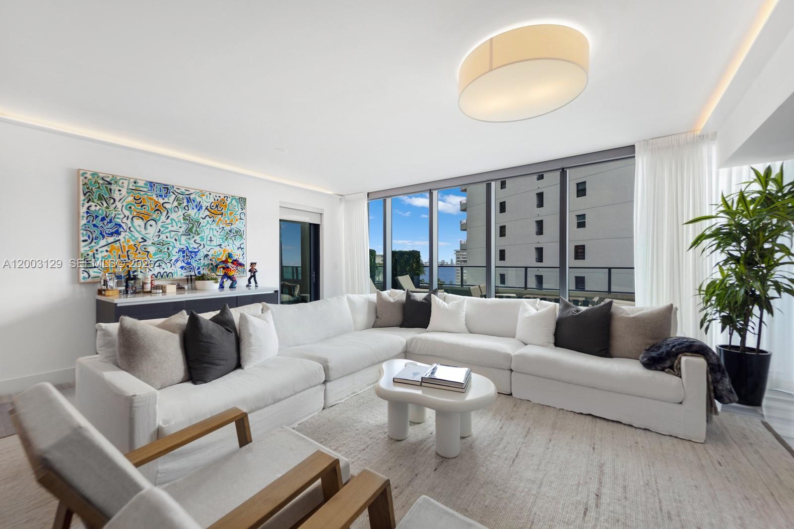 1451 Brickell Ave # 903