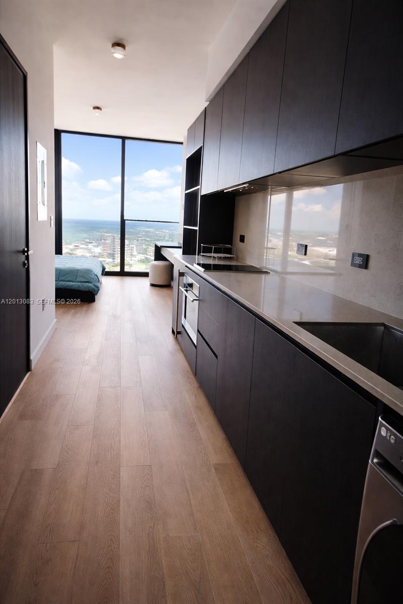 20 NE 11 st # 3403B