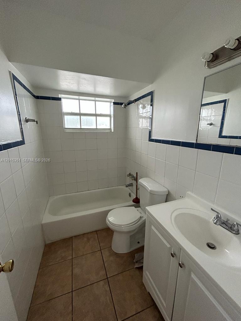 7920 East Dr # 14