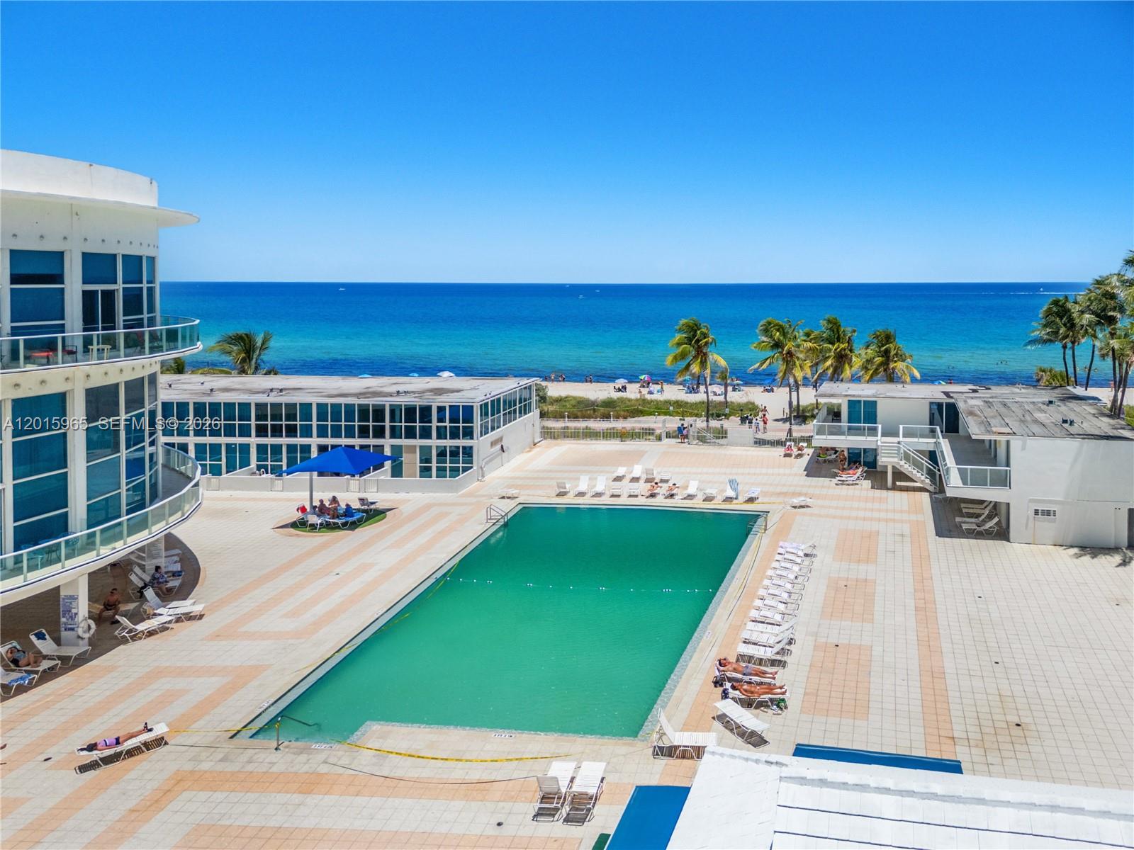 5445 Collins Ave # 1606