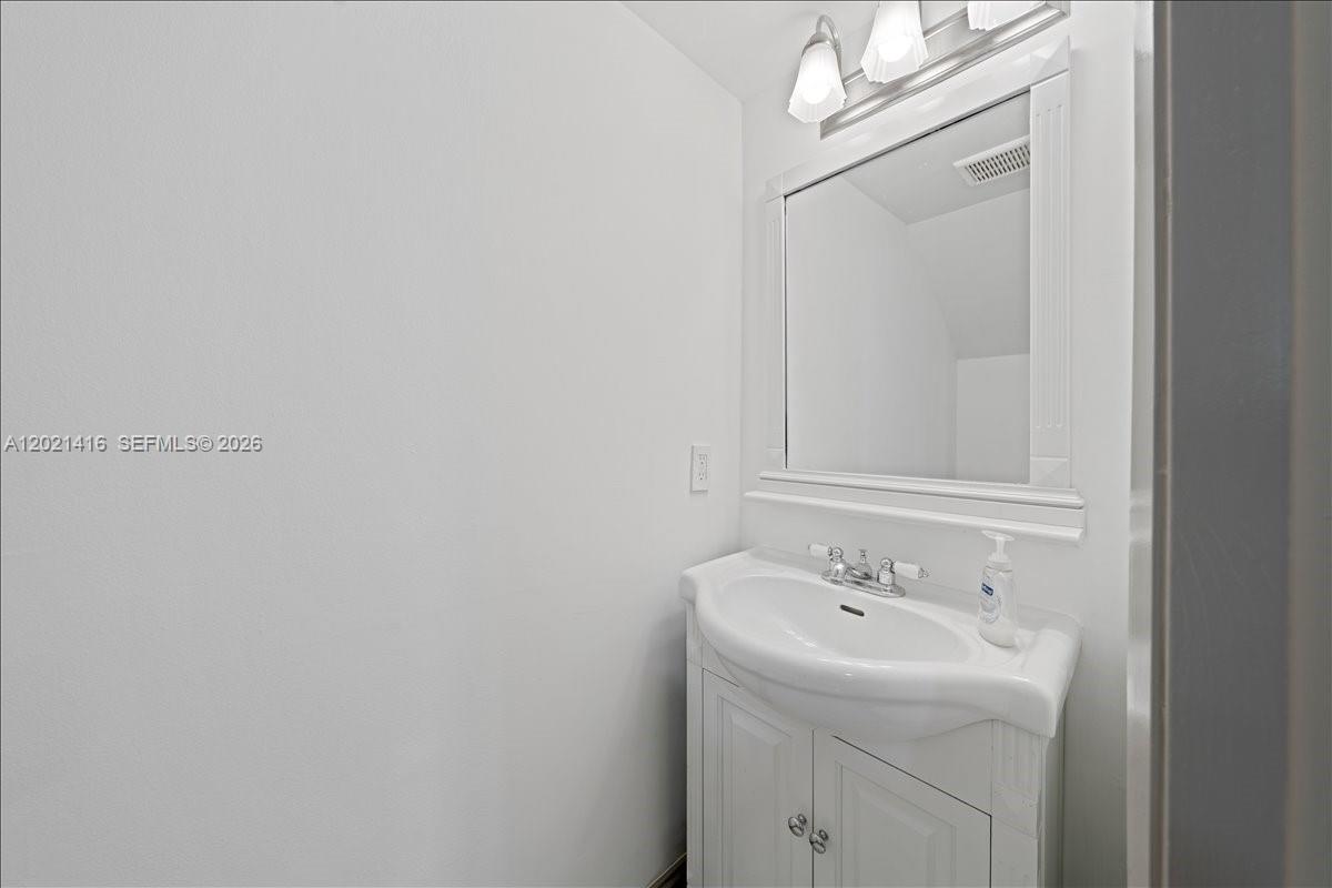5750 Turin St # 207