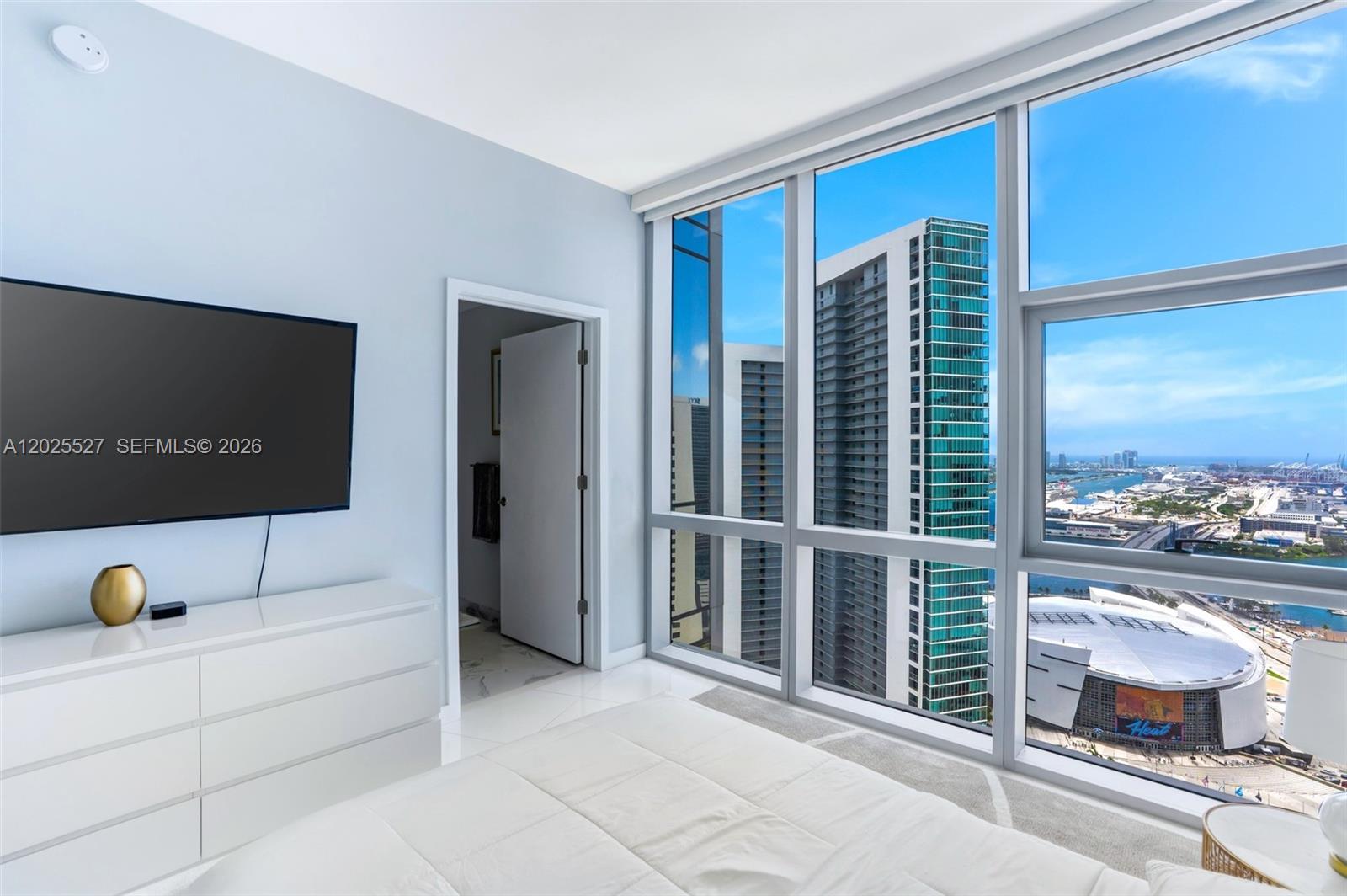851 NE 1st Ave # 3909