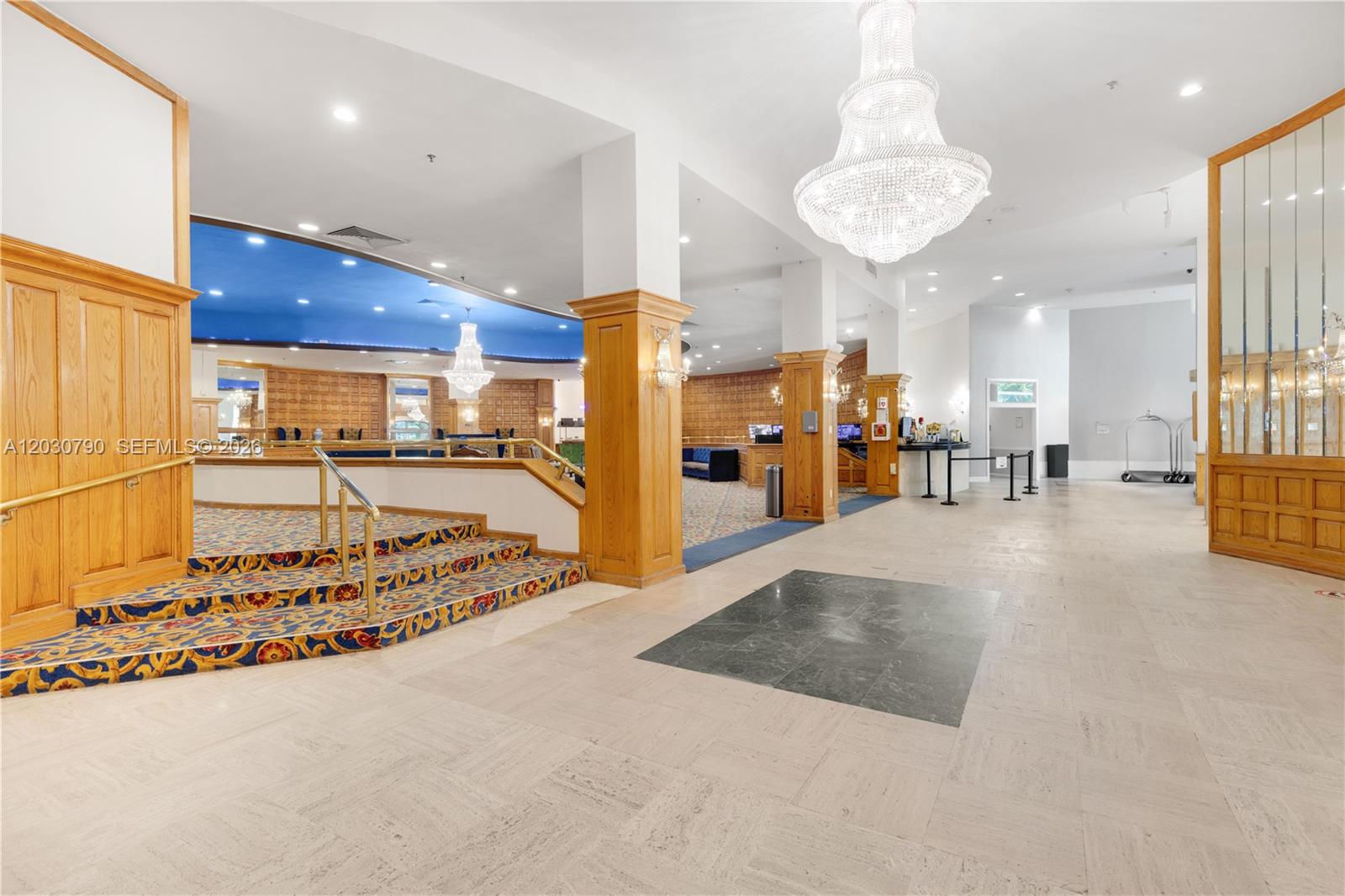 5445 Collins Ave # 1506