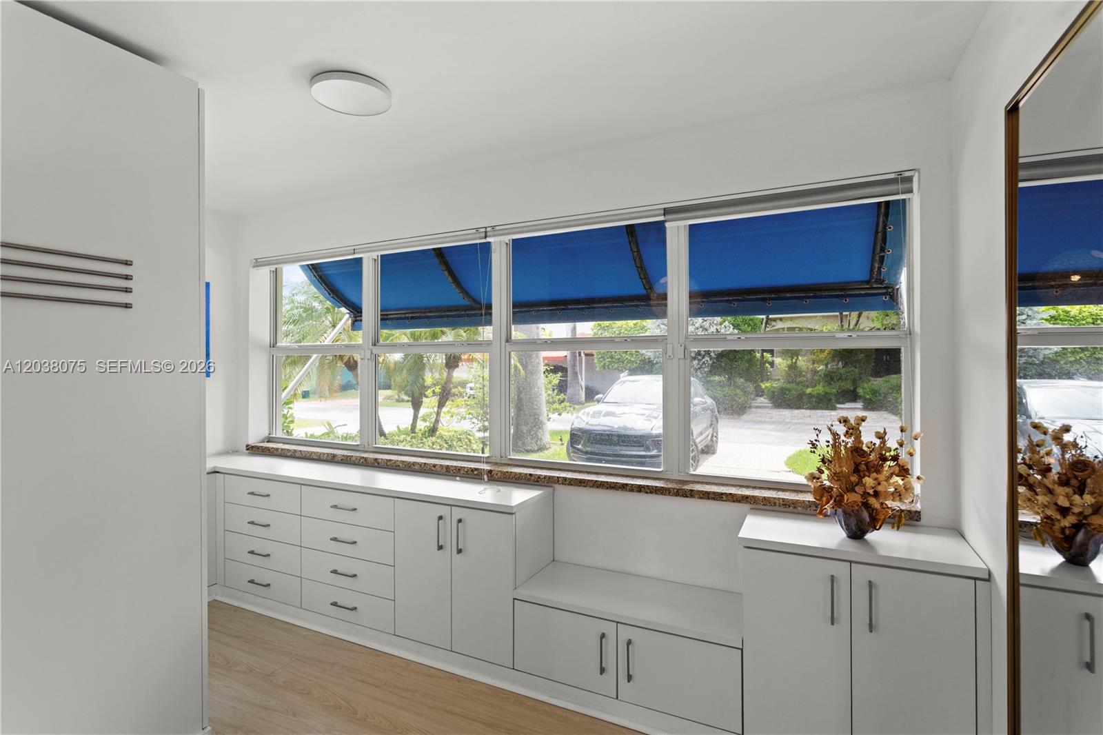 7611 Miami View Dr