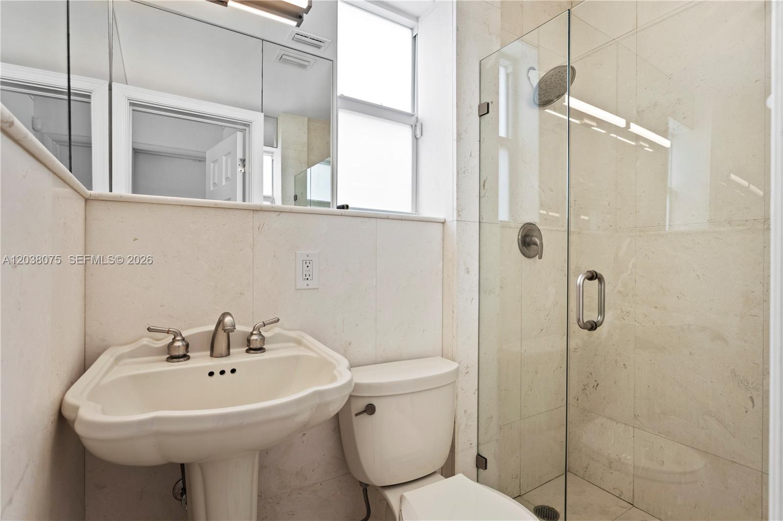 7611 Miami View Dr