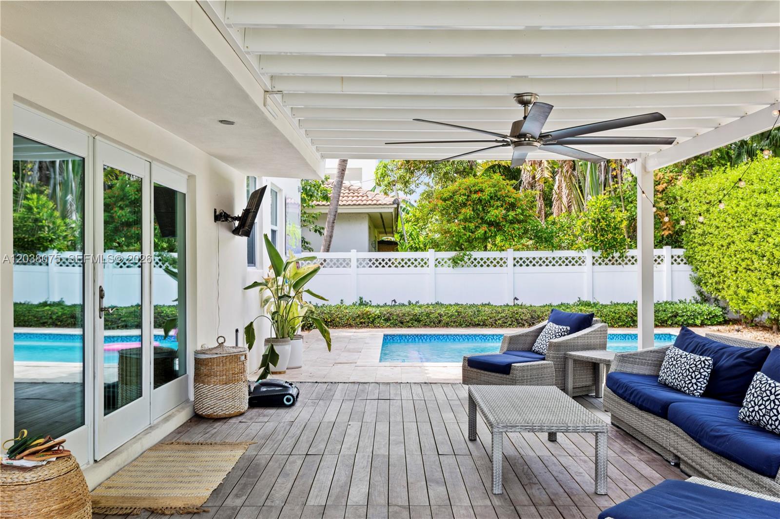 7611 Miami View Dr