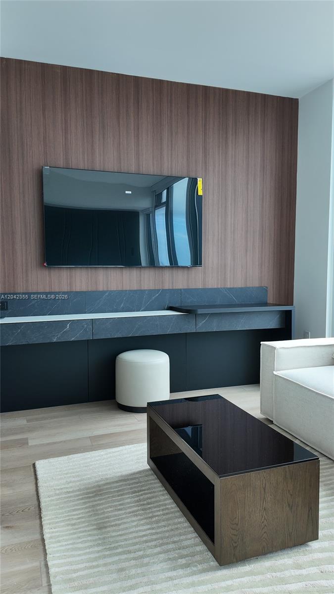 20 NE 11th St Unit: PH05