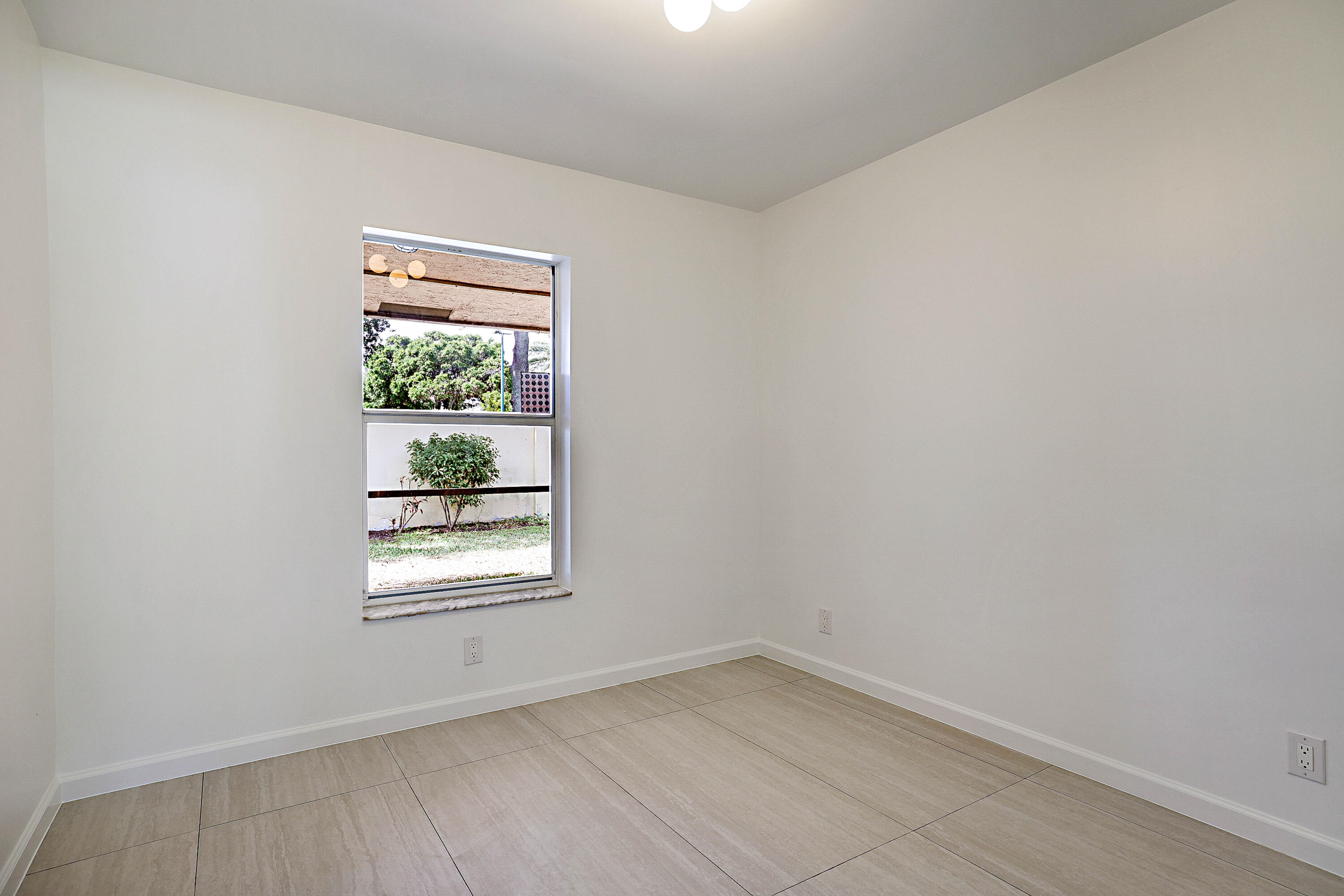 320 NE 42nd Street