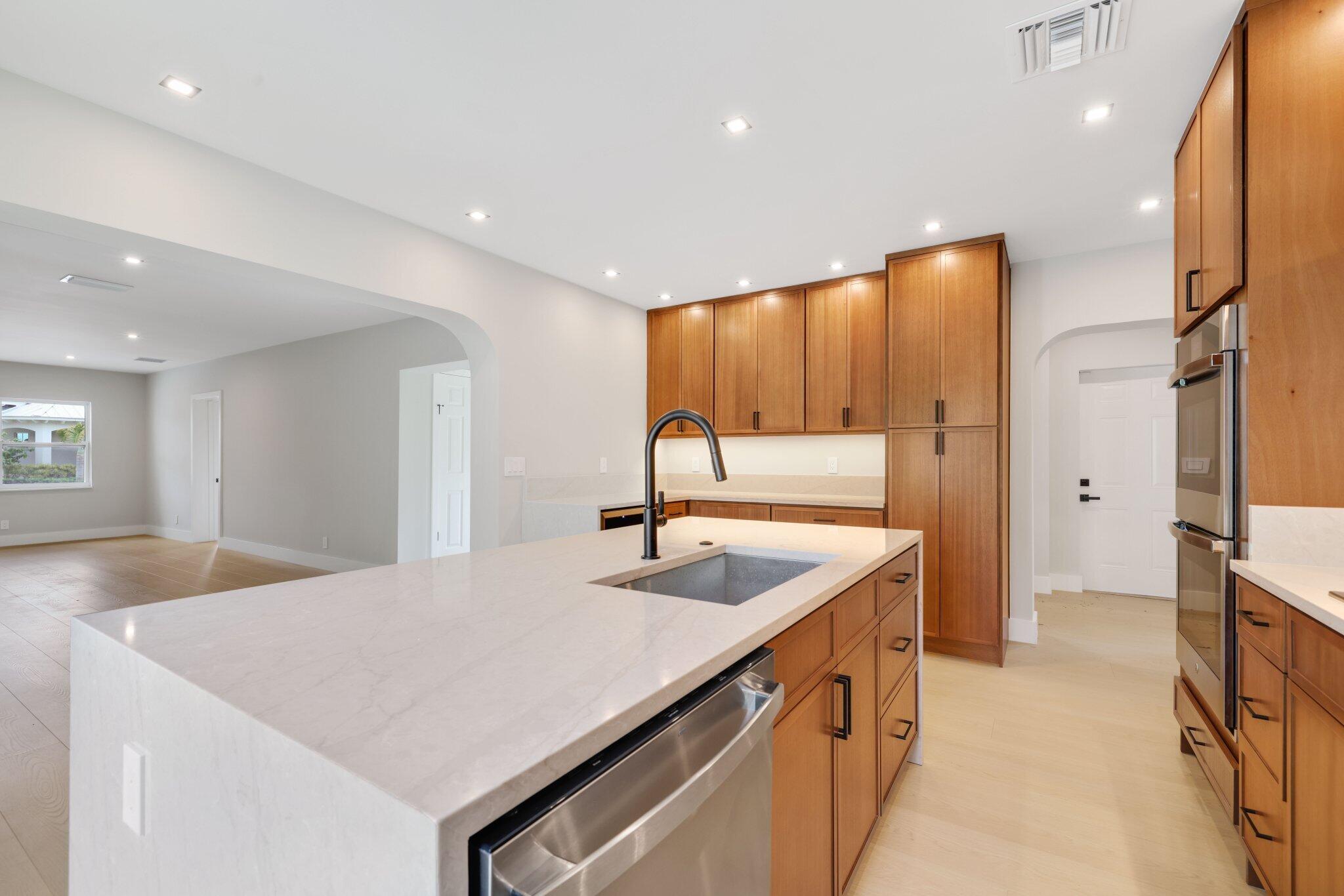 275 NE 16th Street