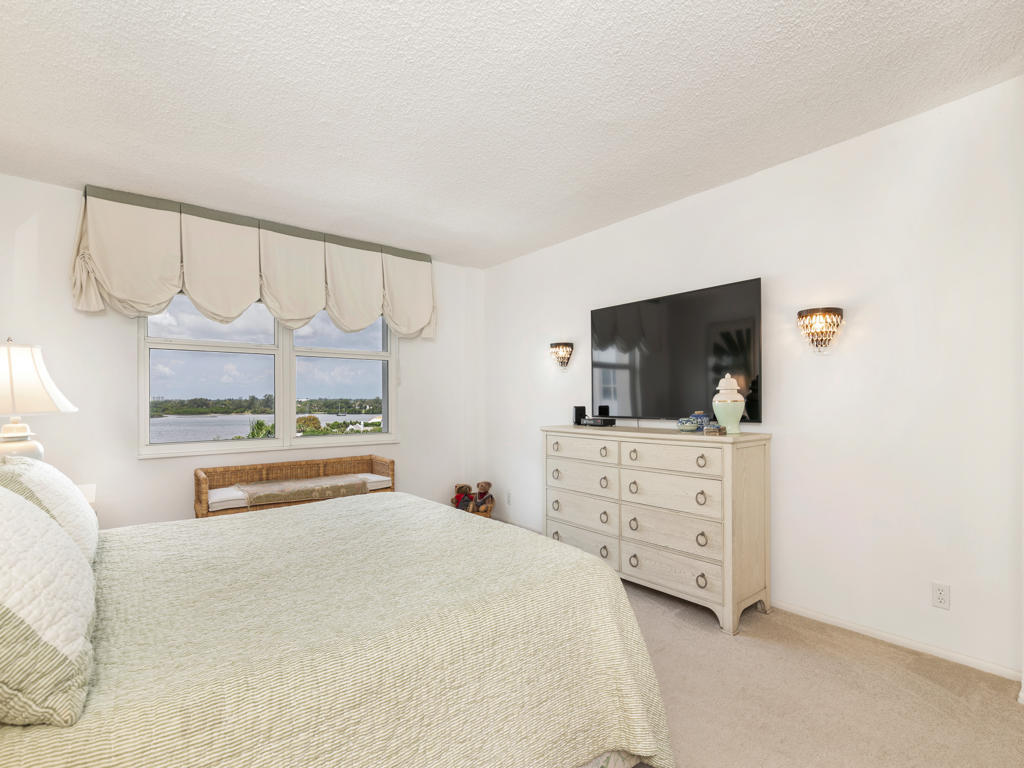 2295 S Ocean Boulevard 715
