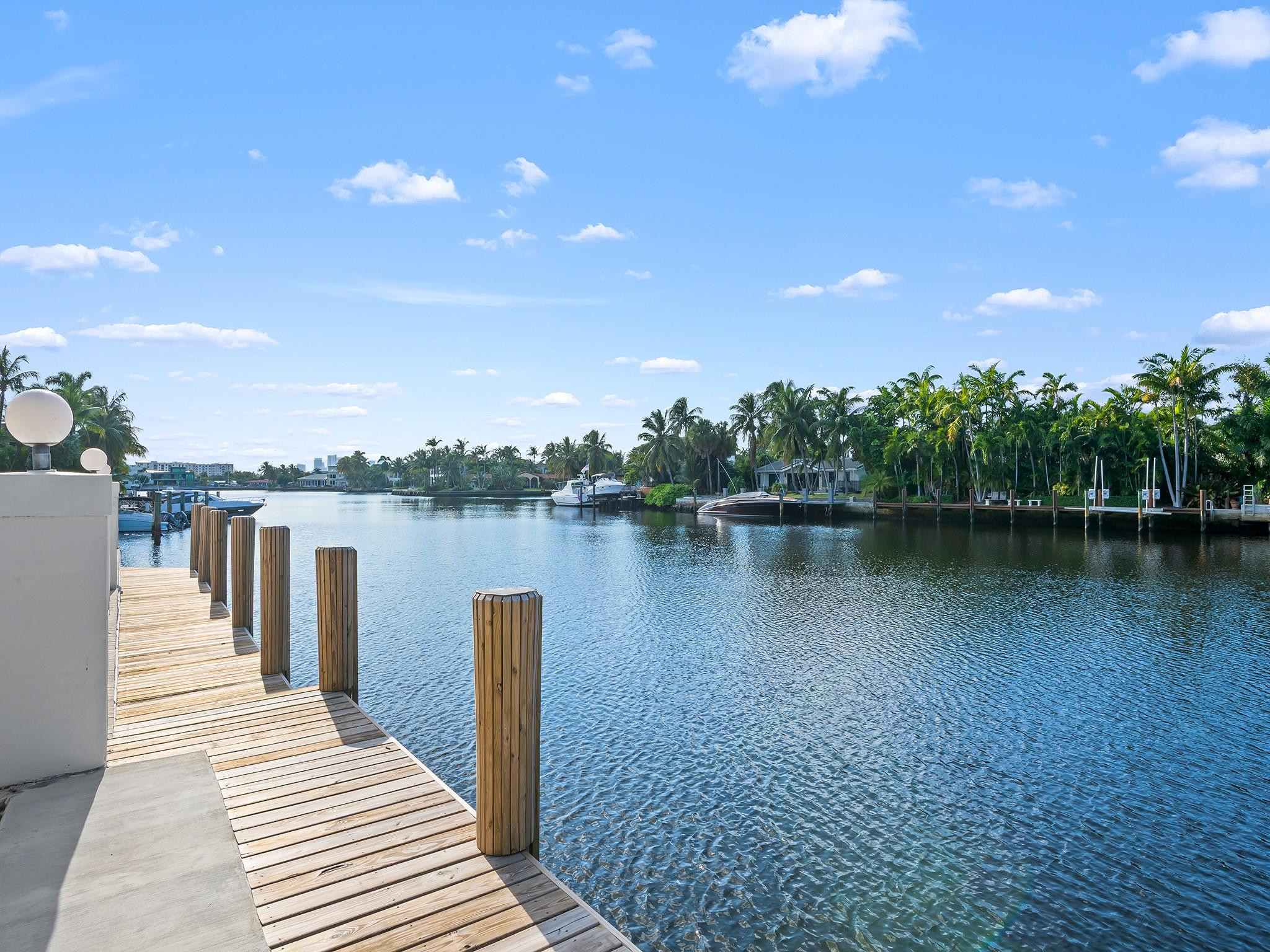 1839 Middle River Drive 105