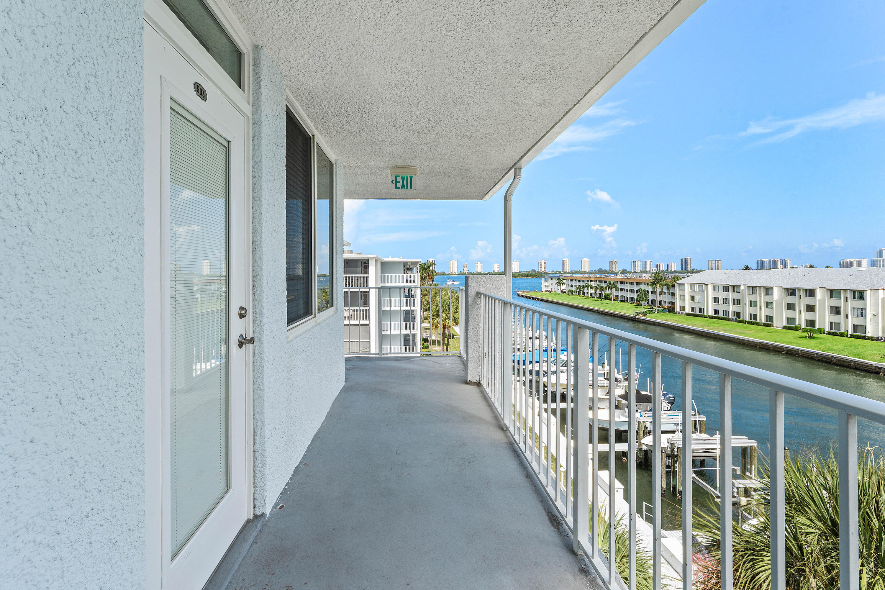 108 Paradise Harbour Boulevard 502