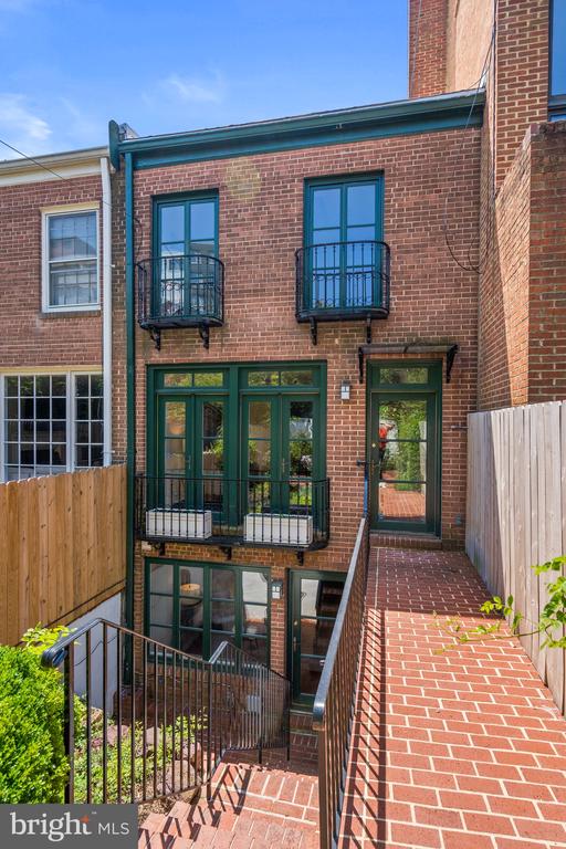 2517 I STREET NW