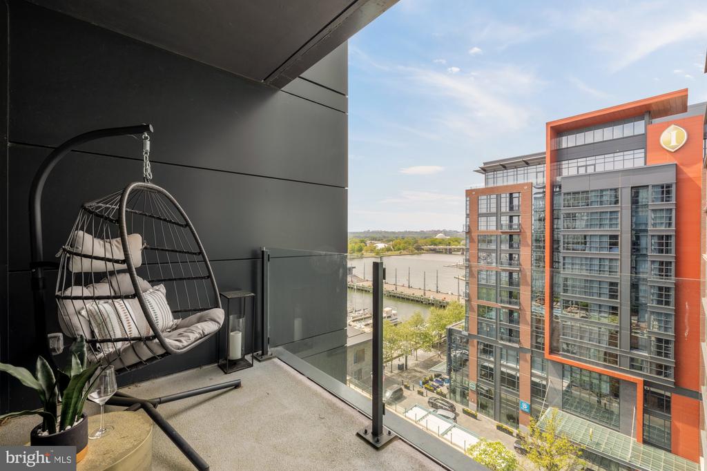 45 SUTTON SQUARE SW 906