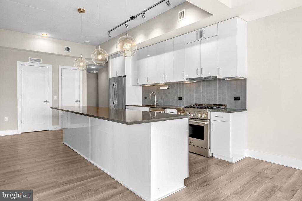 88 V STREET SW 808