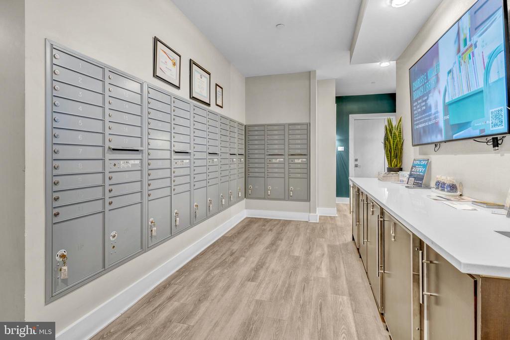88 V STREET SW 808