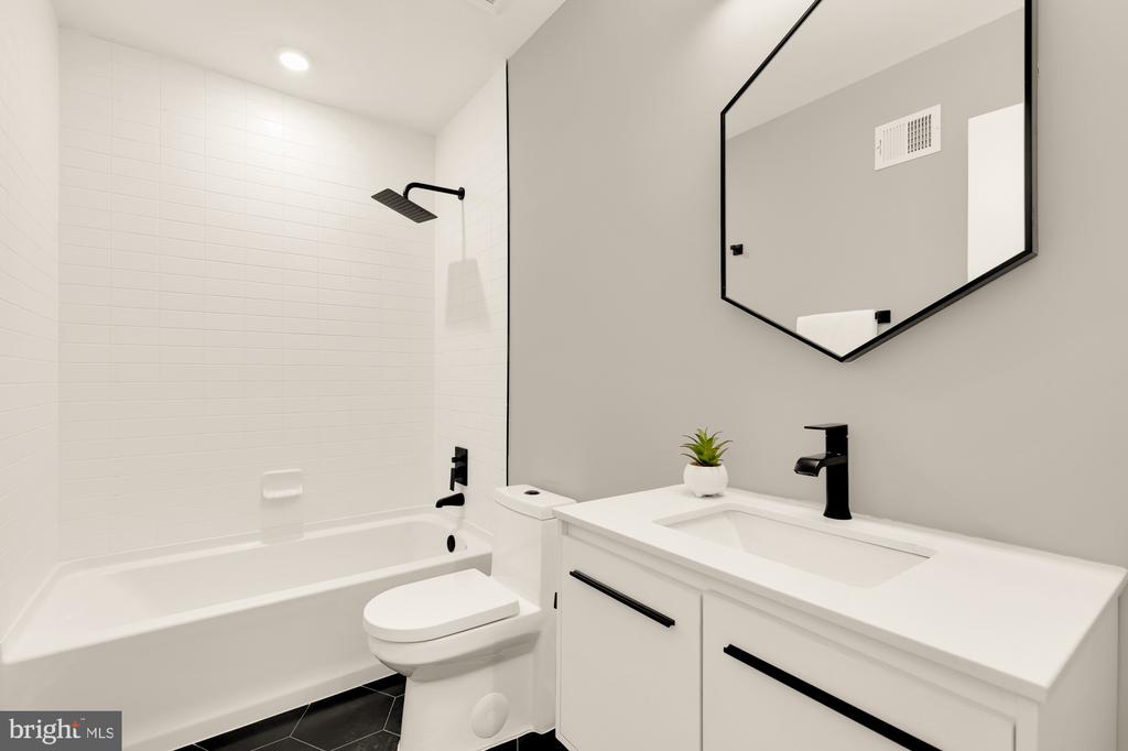 26 TODD PLACE NE 2