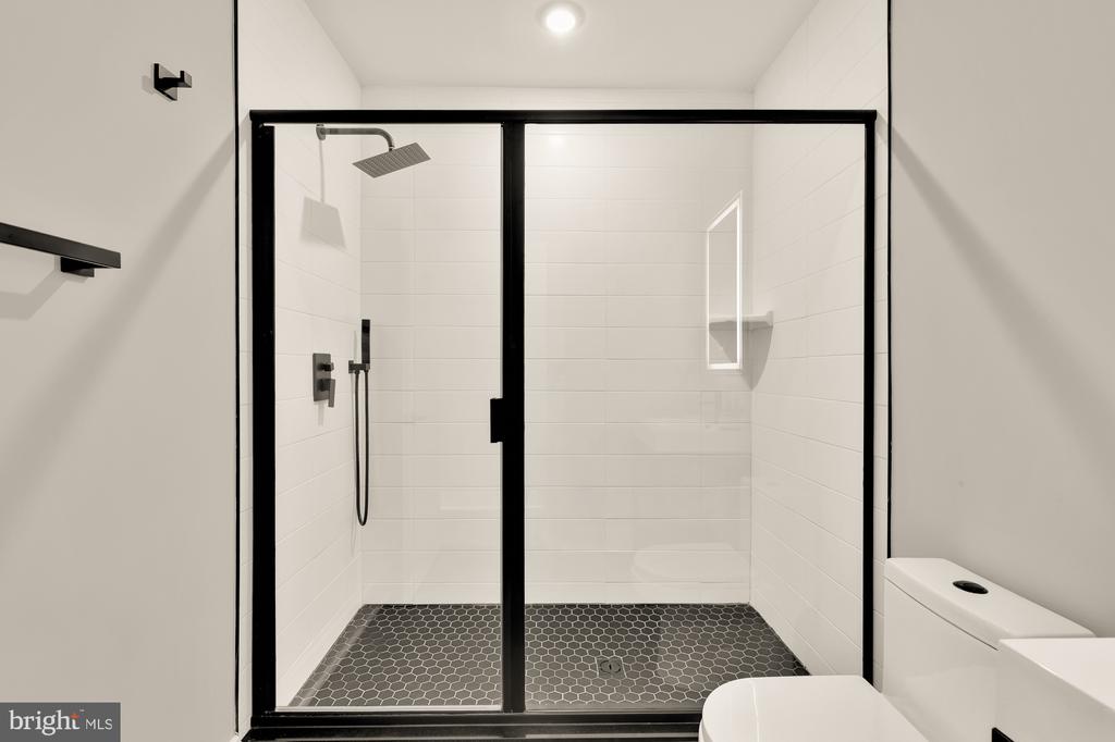 26 TODD PLACE NE 2