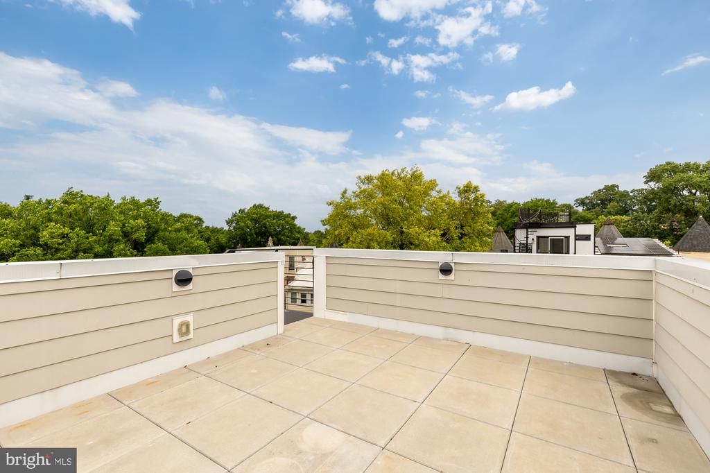 26 TODD PLACE NE 2