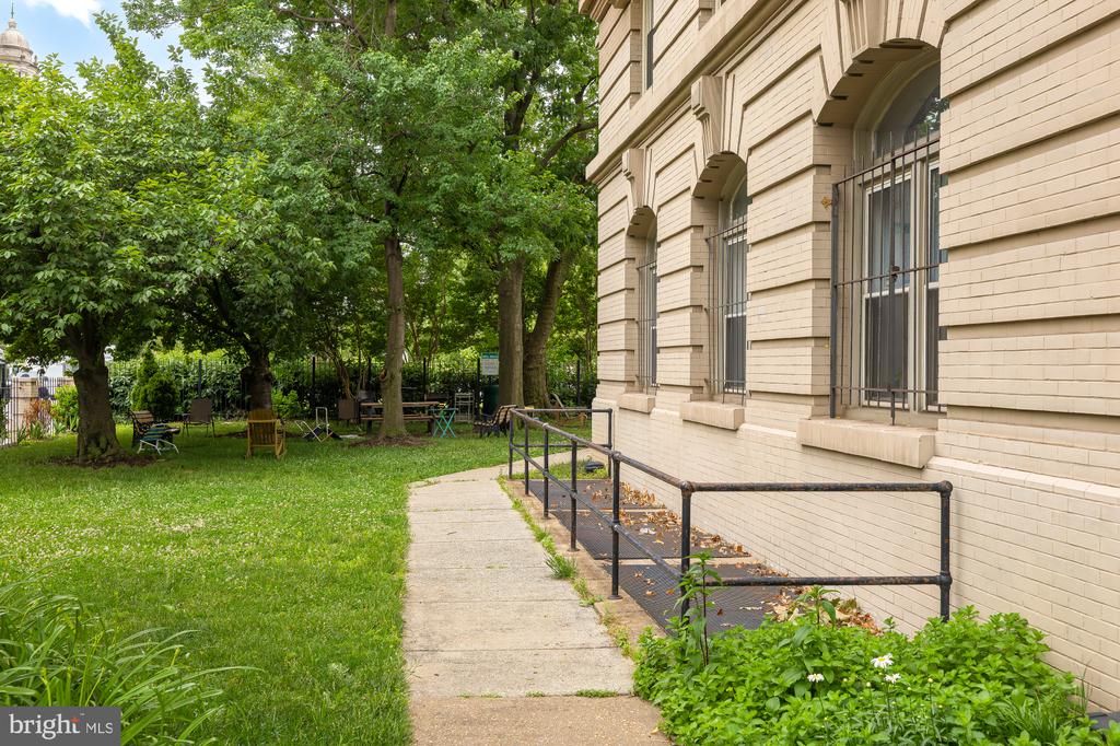 3060 16TH STREET NW Unit: 102