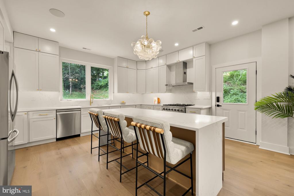 1430 BRENTWOOD ROAD NE
