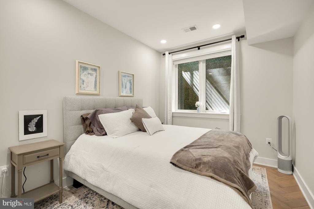 4315 HARRISON STREET NW Unit: 1