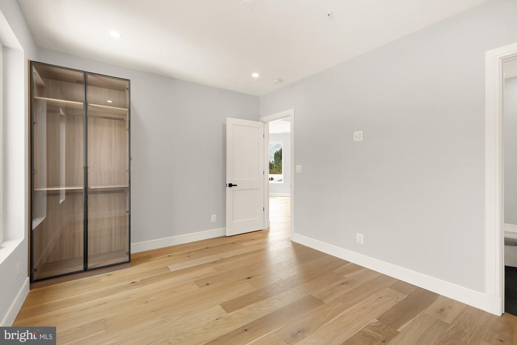 3215 MOUNT PLEASANT STREET NW Unit: 201