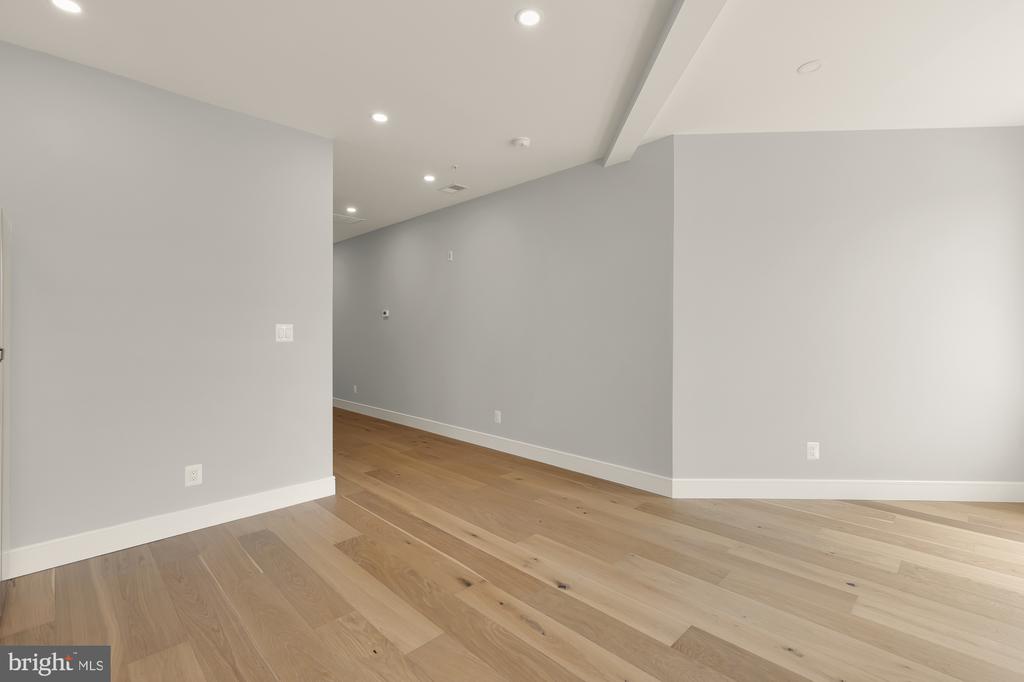 3215 MOUNT PLEASANT STREET NW Unit: 203