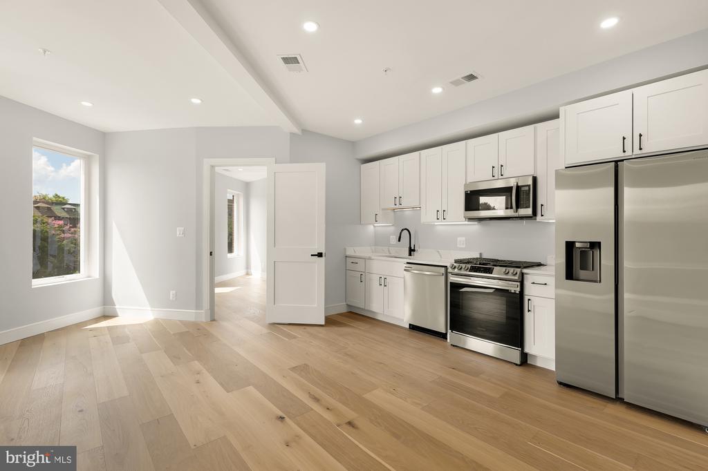 3215 MOUNT PLEASANT STREET NW Unit: 303