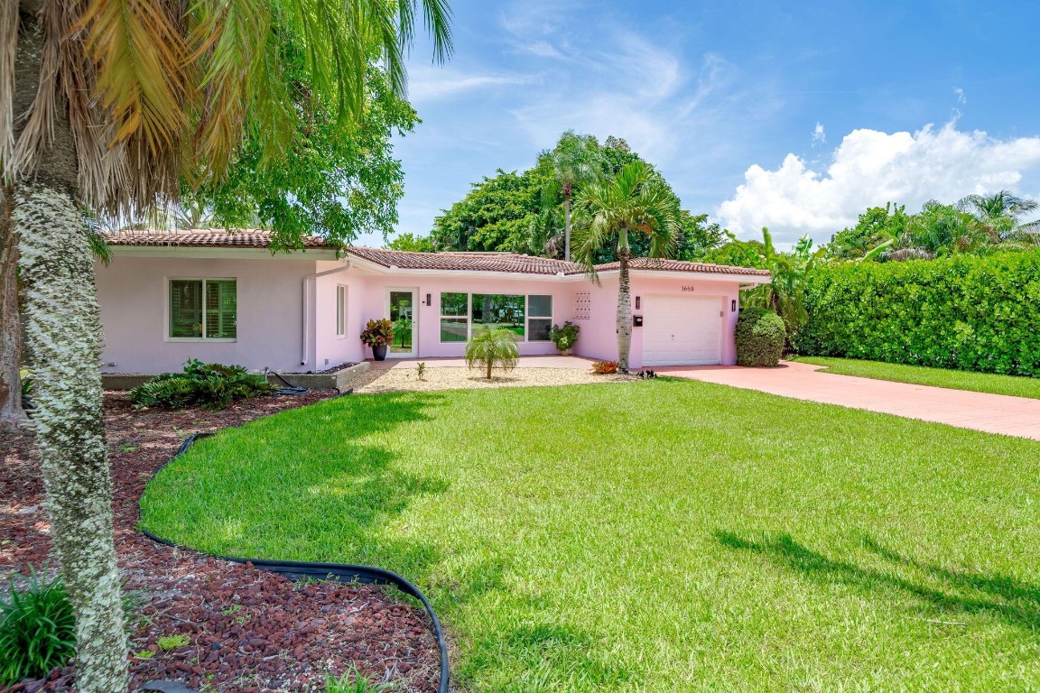 1660 Poinsettia Dr