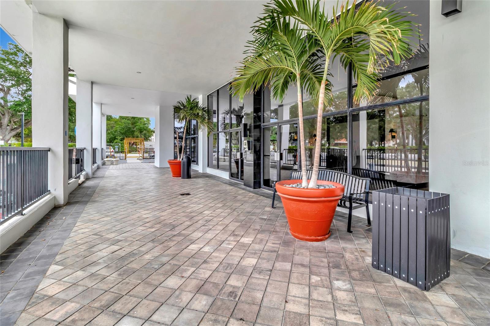 400 E COLONIAL DR #1609