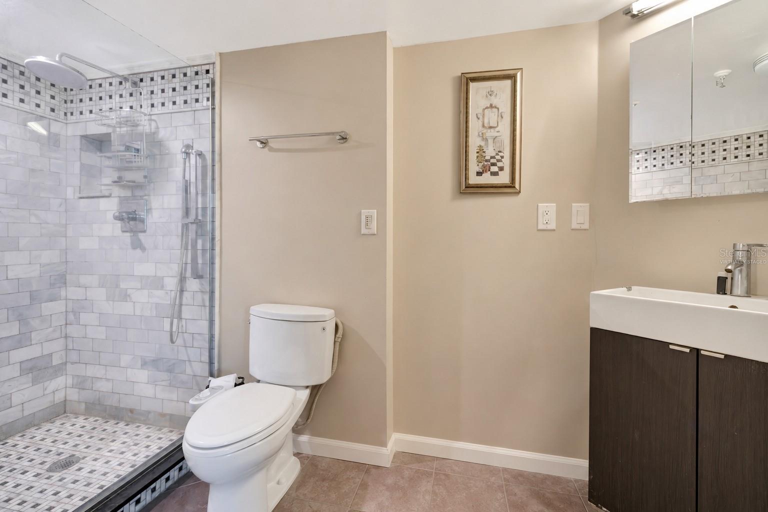 400 E COLONIAL DR #1609
