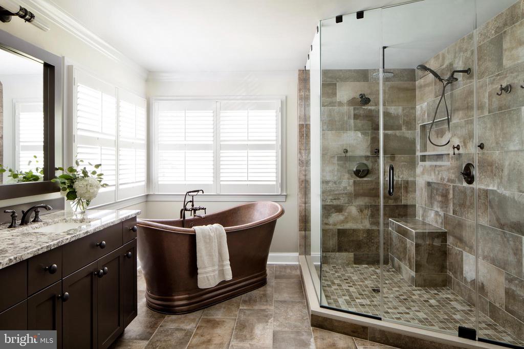 1213 TAILWIND COURT