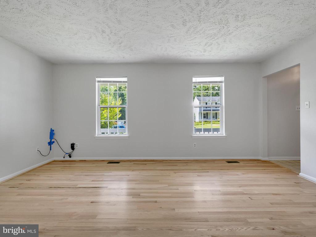 3228 BLACKWALNUT DRIVE