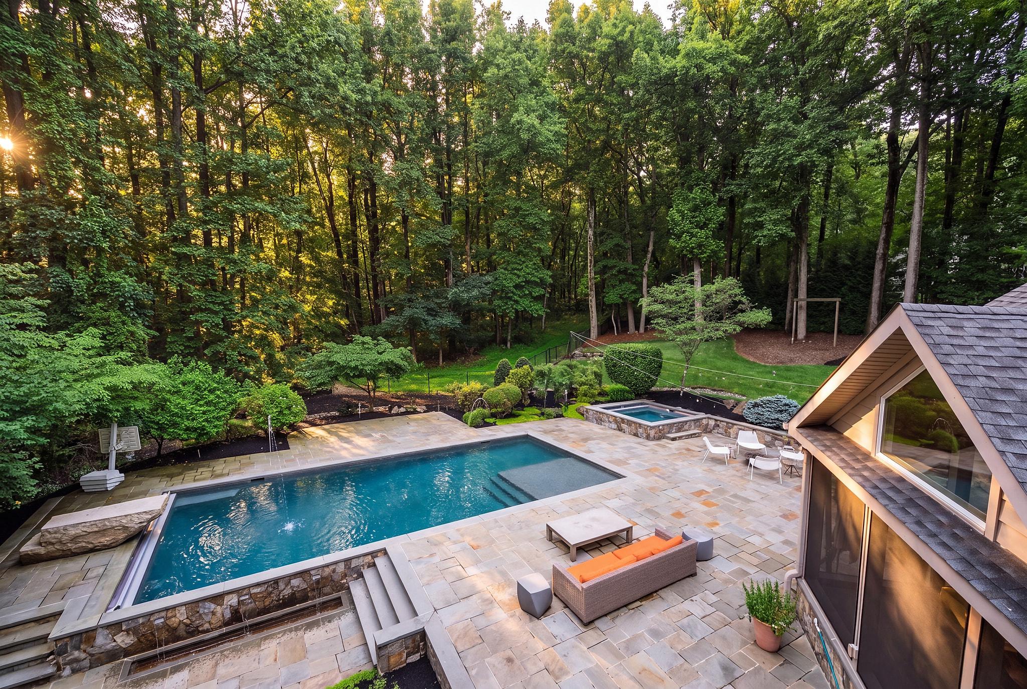 13773 LAKESIDE DRIVE